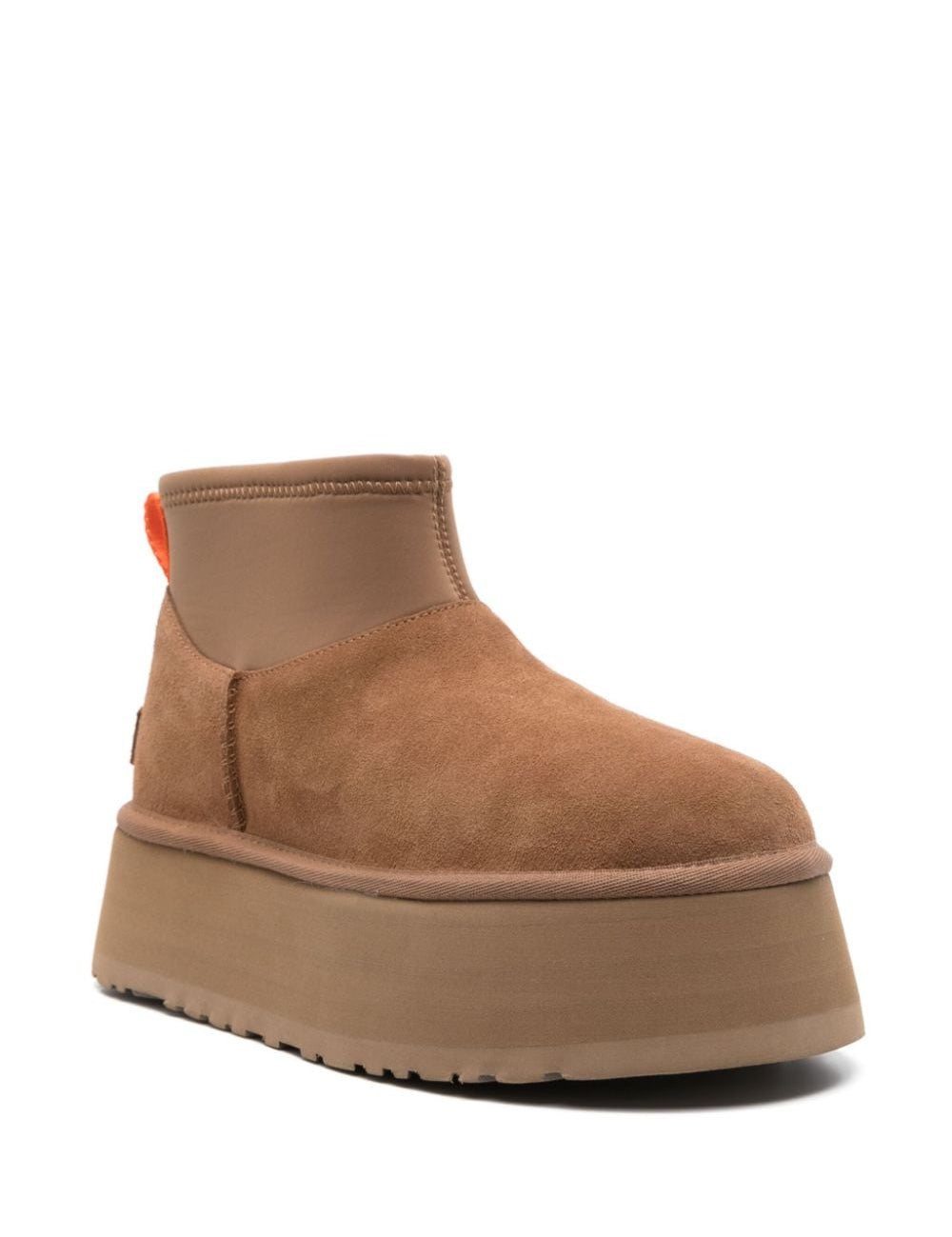 190022501---fw24---uggaustralia---1168170che_1_p.jpg