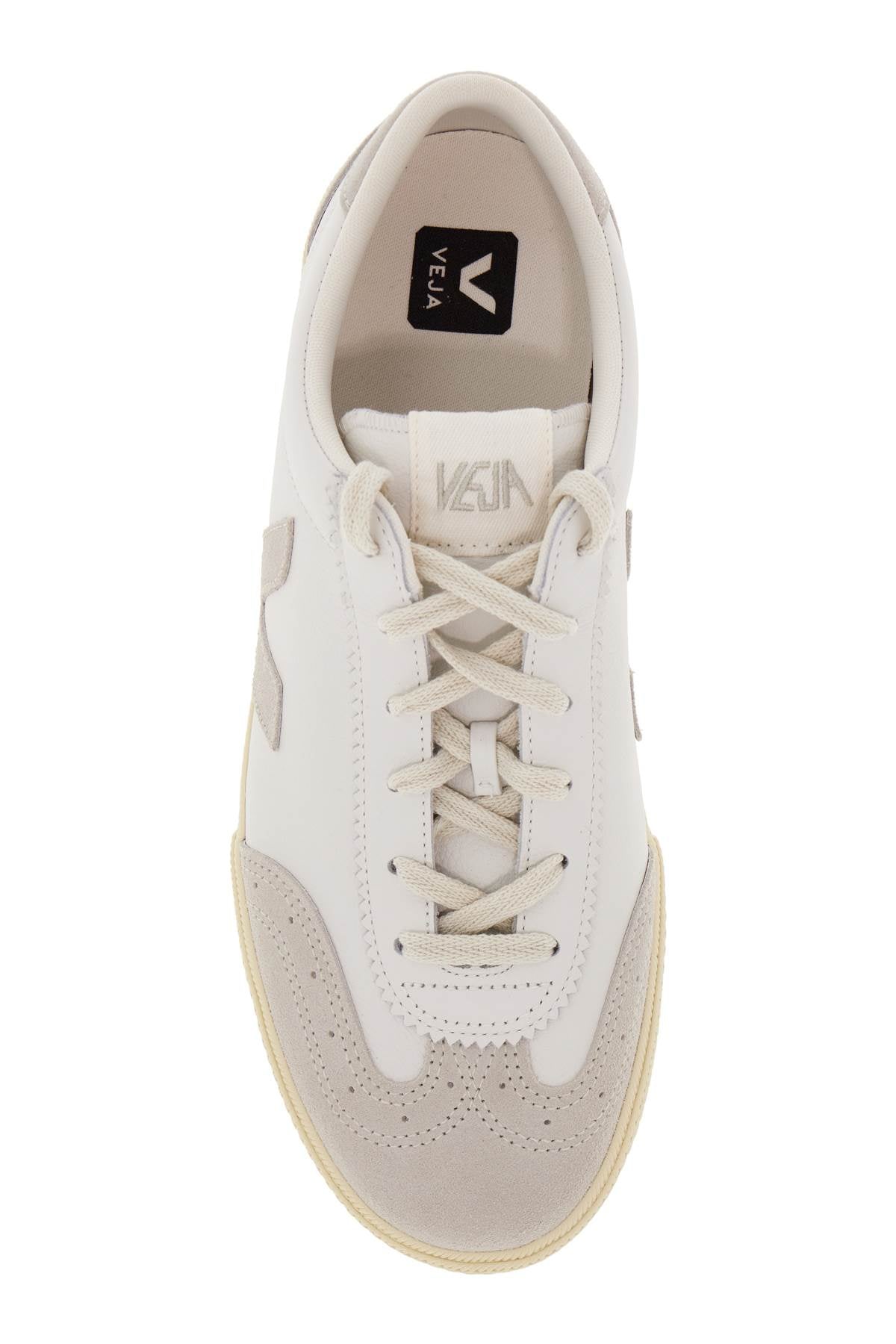 Veja Volleyball Sne   White