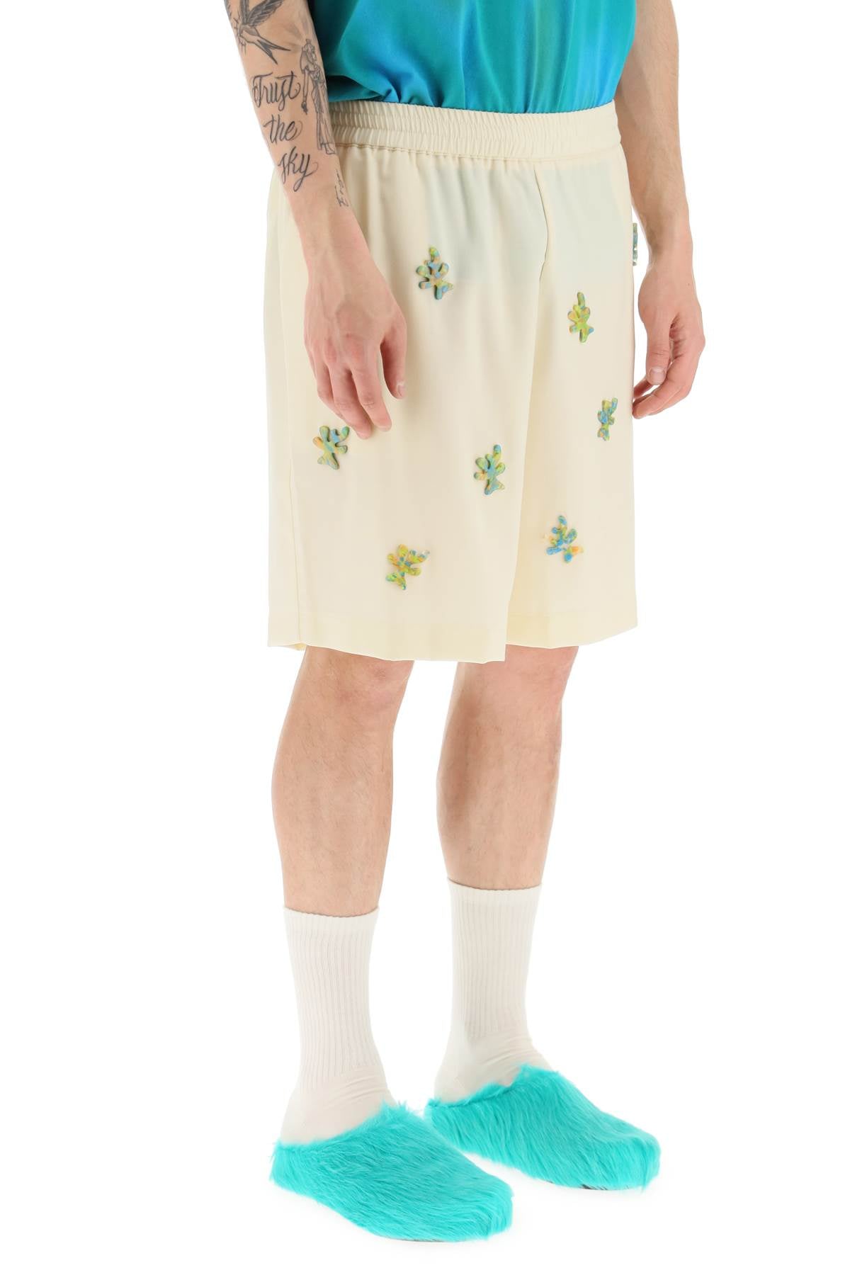 Bonsai Applique Wool Shorts   White